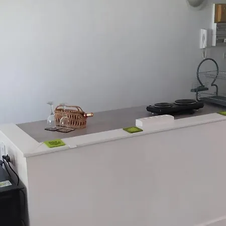 Apartment Un Studio Premium Tout A Nouveau Renove, Centre Beziers