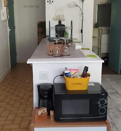 Un Studio Premium Tout A Nouveau Renove, Centre Beziers