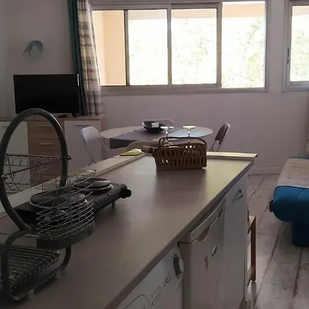 Un Studio Premium Tout A Nouveau Renove, Centre *